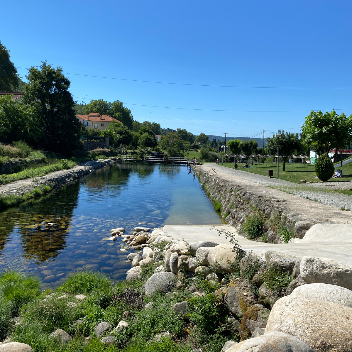 Unhais da Serra River Beach